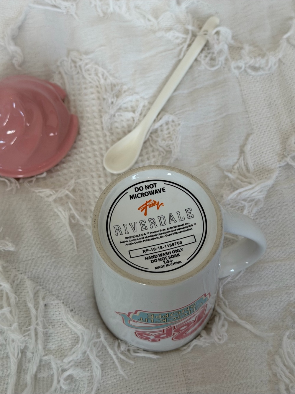 Riverdale Pop’s Chock’lit Shoppe Mug With Spoon - Picture 9 of 9